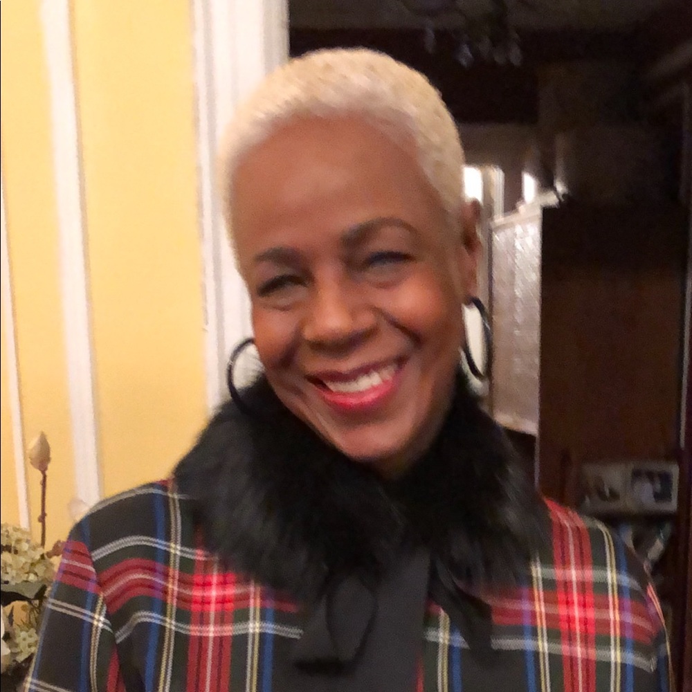 Meet your Posher, Gloria